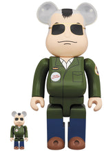 Load image into Gallery viewer, BE@RBRICK 100% and 400% Set Travis Bickle
