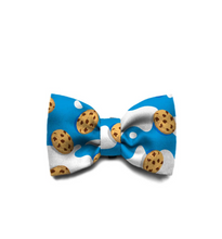Load image into Gallery viewer, Zee.Dog - Milky Bow Tie
